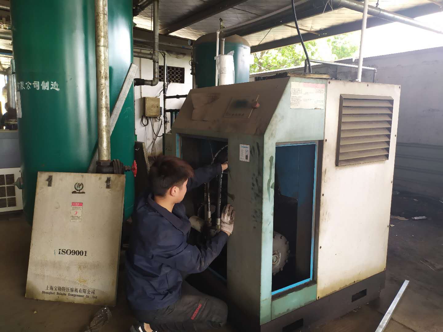 无油空压机工作原理