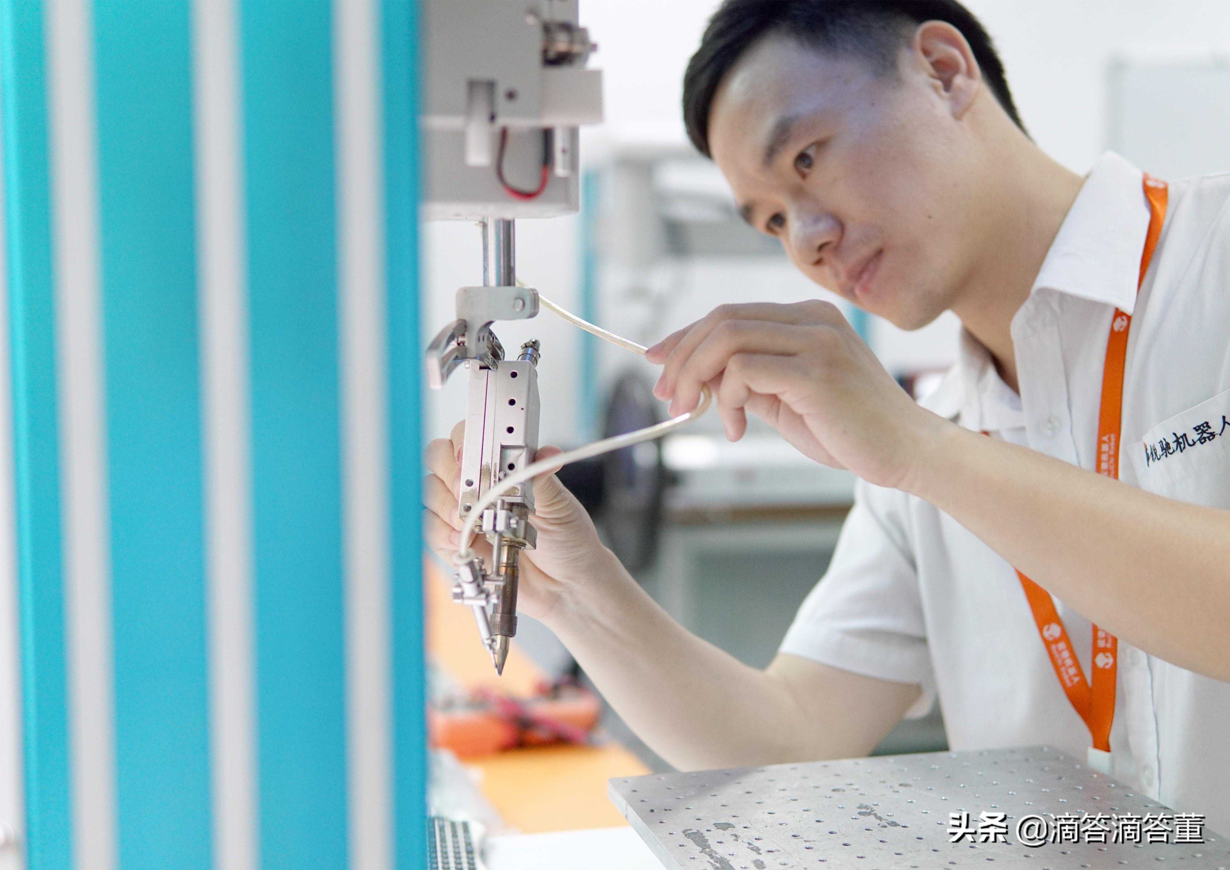 什么是插件机？插件机的应用