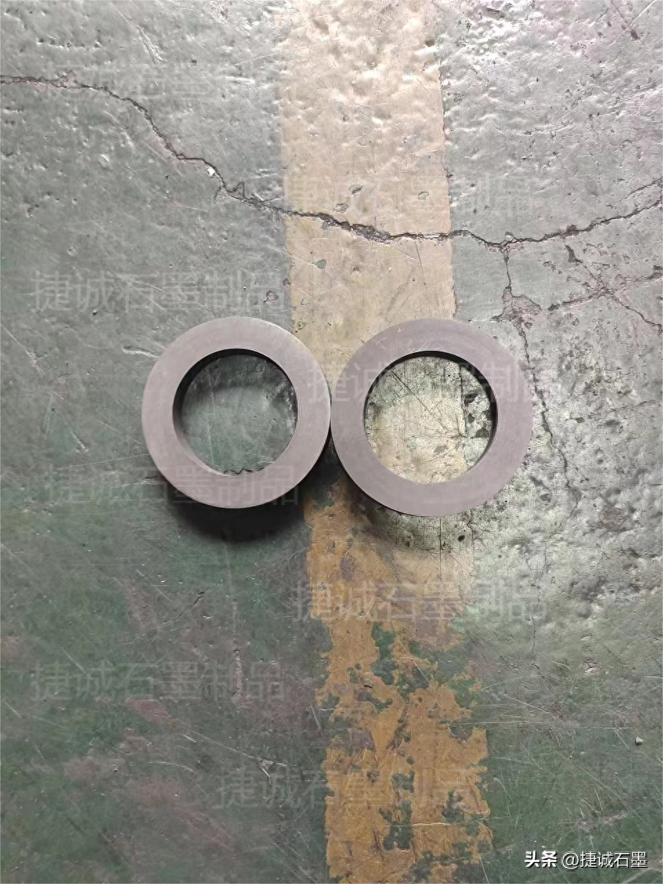 石墨密封圈加工厂告诉你石墨密封圈的优缺点是什么？